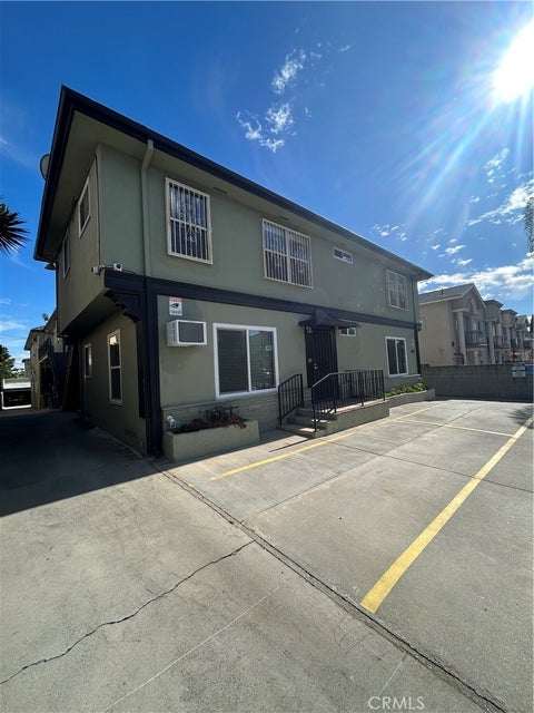 Photo of 1818 N Kingsley Drive #1, Los Angeles, CA 90027 (MLS # SB26136093)