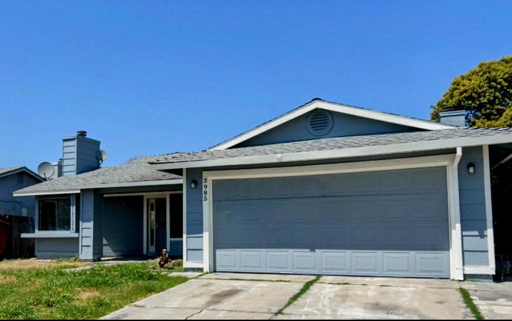 Newly Remodelled property ! Fresh paint inside out. New Laminate Flooring thru the entire house. Brand new Kitchen cabinets with appliances. New Range, Hood, Dishwasher...etc. Brand new Vanities in both bathrooms, and New tile shower space....etc. New lighting thru the whole house. in a quiet secure neighborhood in Sacramento. Must see, Can't afford to miss it.
