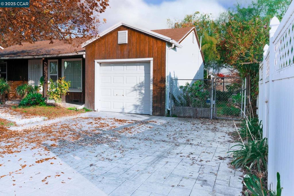Nestled in a serene and peaceful pocket of Stockton, this delightful property exudes comfort and charm. Featuring a warm and inviting interior, it’s perfect for those seeking a cozy retreat with a true homey feel. Step outside to a sprawling yard, offering ample space for gardening, outdoor entertaining, or simply enjoying the beauty of nature. Whether you envision a lush vegetable garden, vibrant flower beds, or a tranquil outdoor sitting area, this yard has the potential to become your personal haven. With its friendly, quiet surroundings and ideal location, this home offers the perfect blend of comfort and tranquility. Don’t miss the opportunity to make it yours