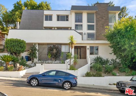 3539 Alana Drive Sherman Oaks CA 91403