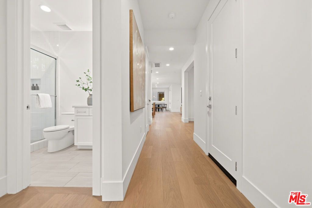 Photo of 4328 Wilkinson Avenue, Studio City, CA 91604 (MLS # 25614269)