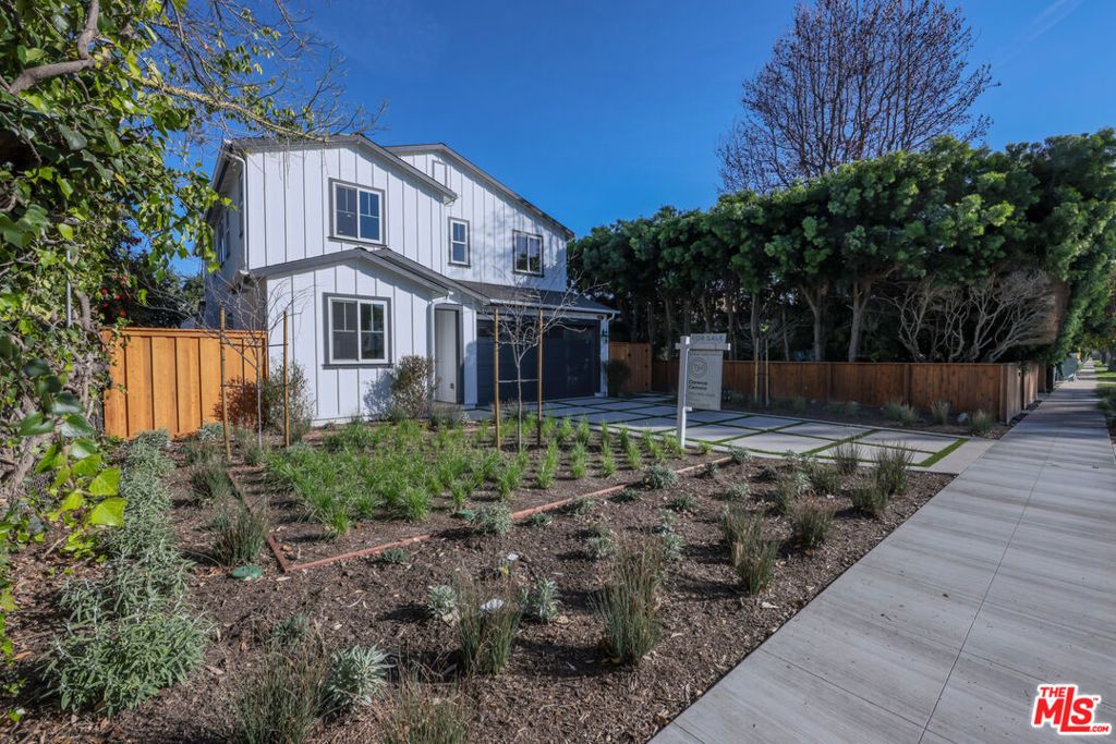 Photo of 4328 Wilkinson Avenue, Studio City, CA 91604 (MLS # 25614269)