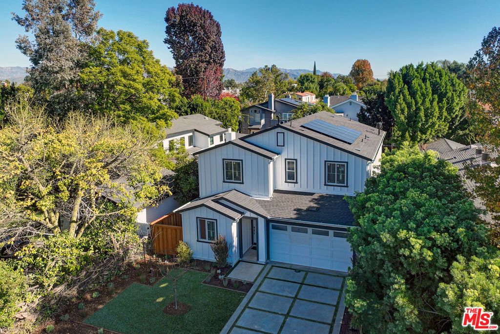 Photo of 4328 Wilkinson Avenue, Studio City, CA 91604 (MLS # 25614269)