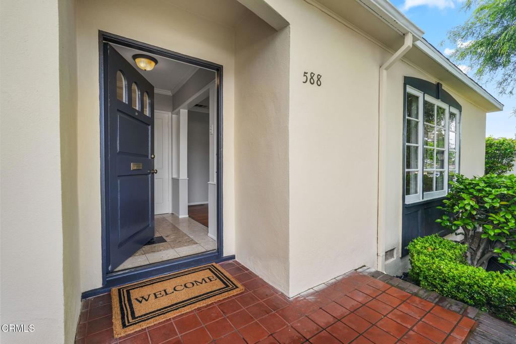 Properties 2 588 N San Marino Avenue