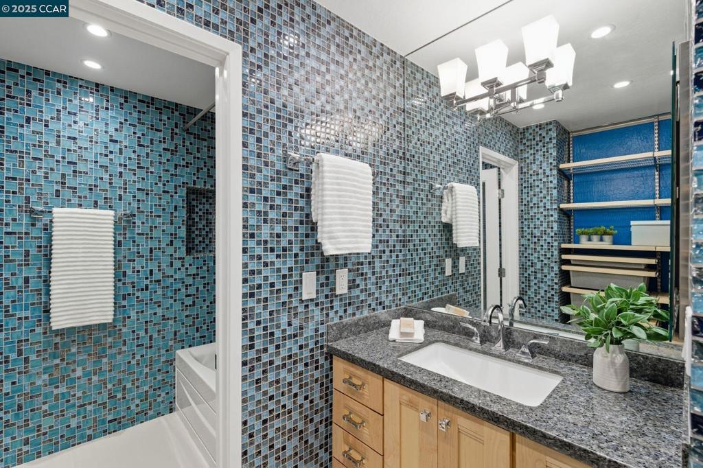 LOMAS MORAGA - Residential
