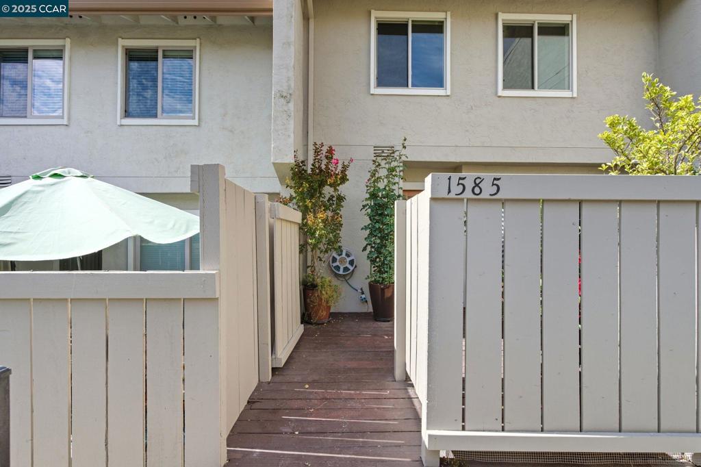 LOMAS MORAGA - Residential