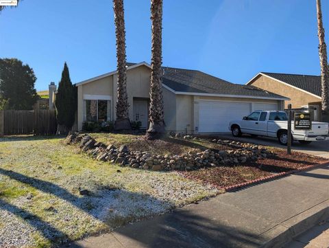 Photo of 2835 Bluebell Cir Cir, Antioch, CA 94531 (MLS # 41116250) Photo of 2835 Bluebell Cir Cir, Antioch, CA 94531 (MLS # 41116250)