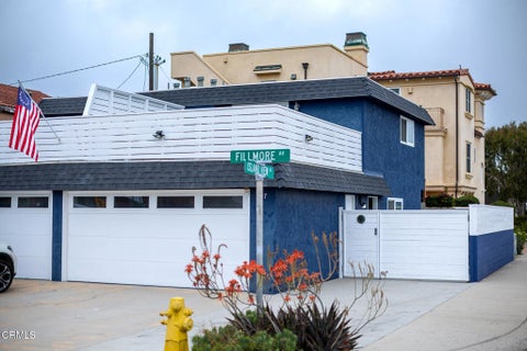 Photo of 147 Fillmore Avenue, Oxnard, CA 93035 (MLS # V1-37329)