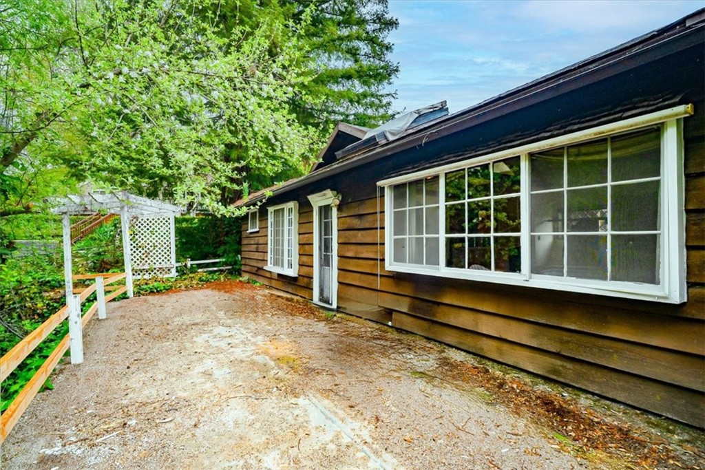 419 Lytle Lane