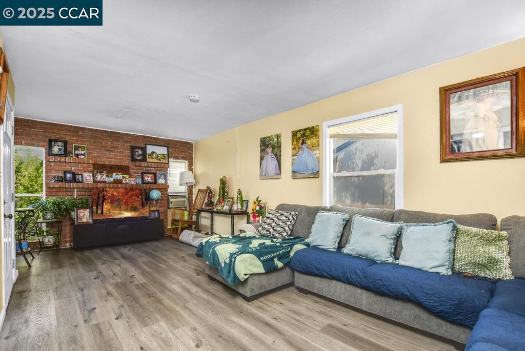 71 Ambrose Ave