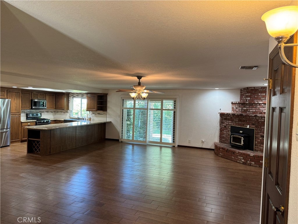 5837 W Avenue M2