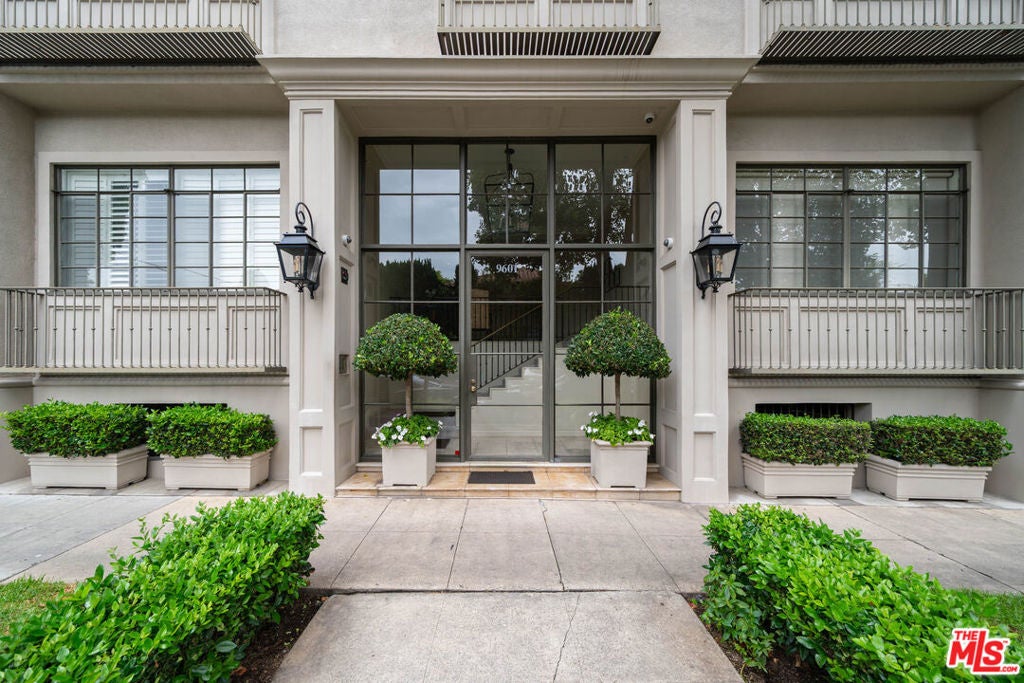 Photo of 9601 Charleville Boulevard #5, Beverly Hills, CA 90212 (MLS # 26103650)