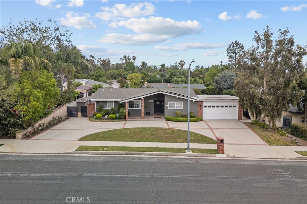 11144 Viking Avenue
