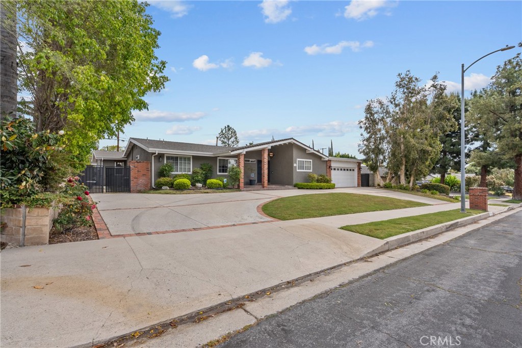 11144 Viking Avenue