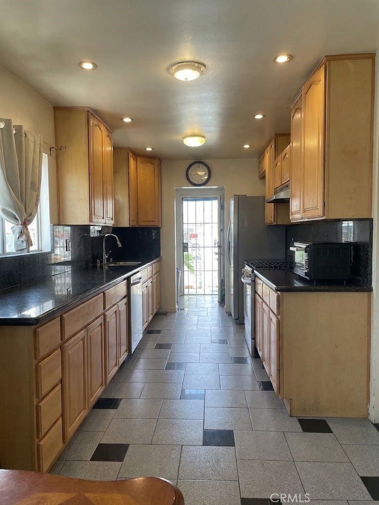 7431 Topeka Drive