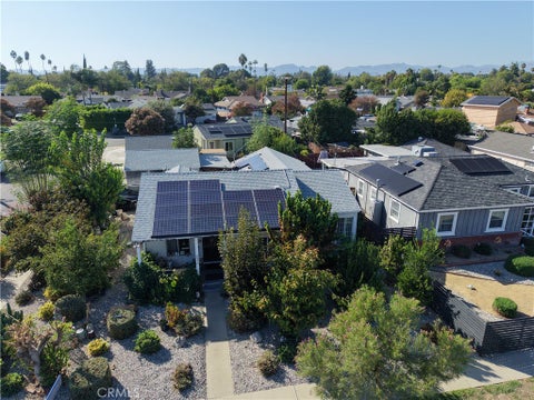 Photo of 7431 Topeka Drive, Reseda, CA 91335 (MLS # SR26205213)