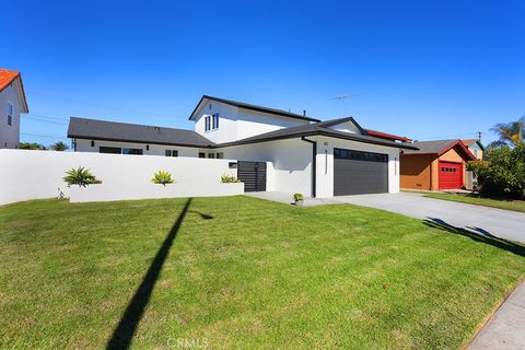 9429 El Valle Fountain Valley CA 92708