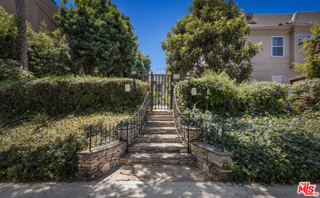1143 S Westmoreland Avenue 5, Los Angeles CA 90006