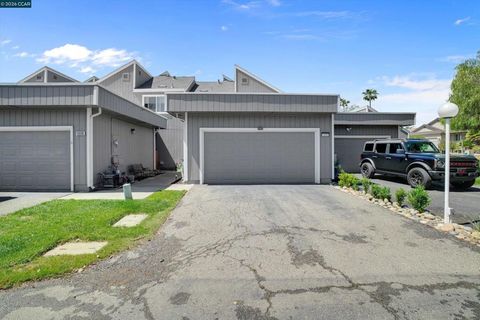 Photo of 1605 Riverlake Rd, Discovery Bay, CA 94505 (MLS # 41132091)