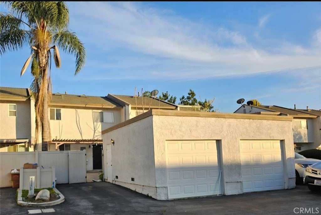 1015 Clark