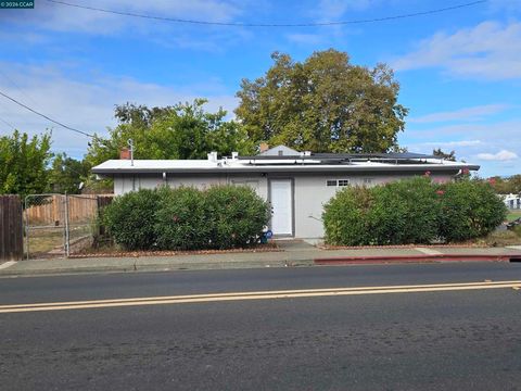 Photo of 467 Baywood Dr Dr, Vallejo, CA 94591 (MLS # 41132585)