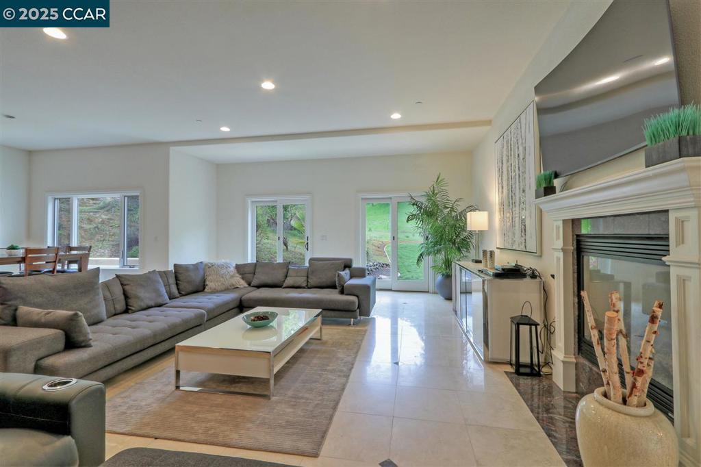 NORTHGATE - Residential Lease