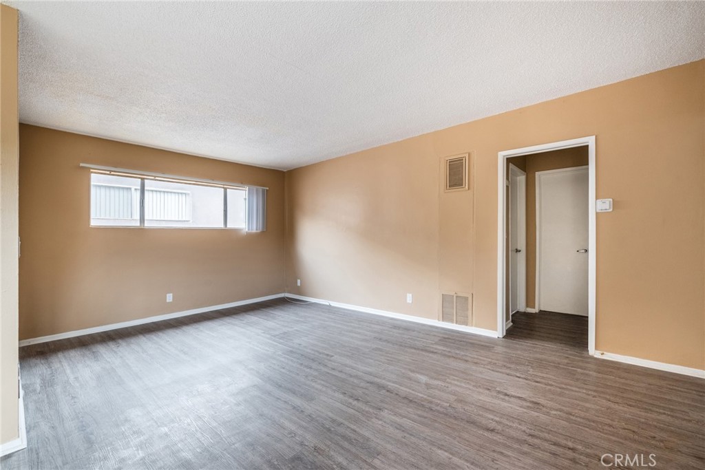 Not Applicable-105 - Residential Lease