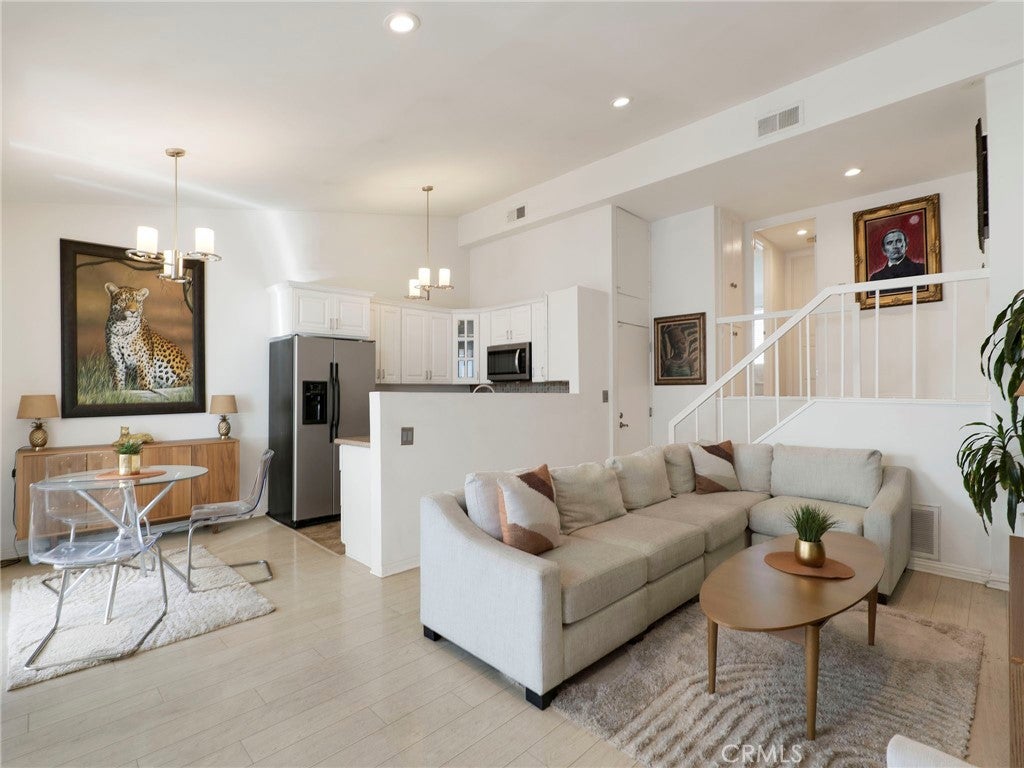 4414 W Kling Street, Burbank CA 91505