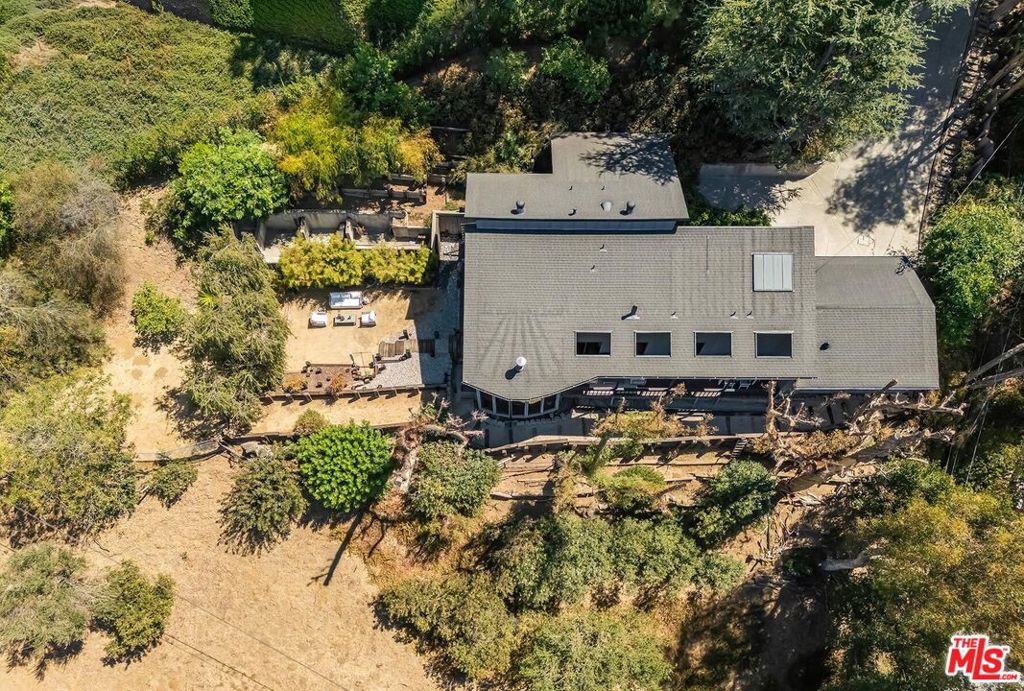Properties 3 3583 Wonder View Drive