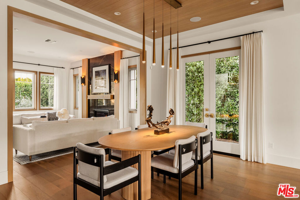 4163 Sunnyslope Avenue