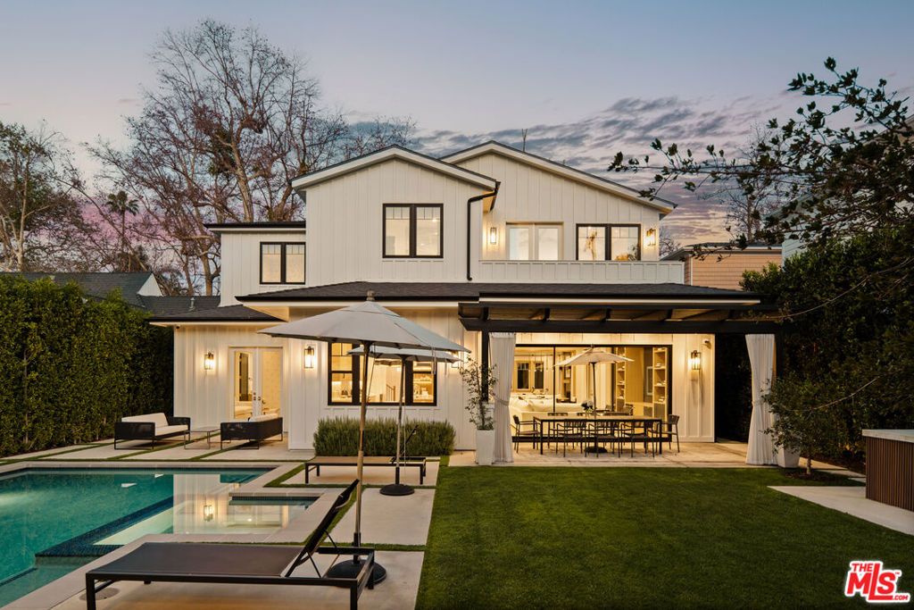 Photo of 4163 Sunnyslope Avenue, Sherman Oaks, CA 91423 (MLS # 26649851)