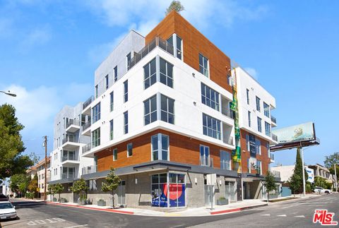 Photo of 1001 N FAIRFAX Avenue #PH3, West Hollywood, CA 90046 (MLS # 25599915) Photo of 1001 N FAIRFAX Avenue #PH3, West Hollywood, CA 90046 (MLS # 25599915)