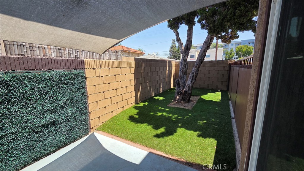 5822 FULLERTON