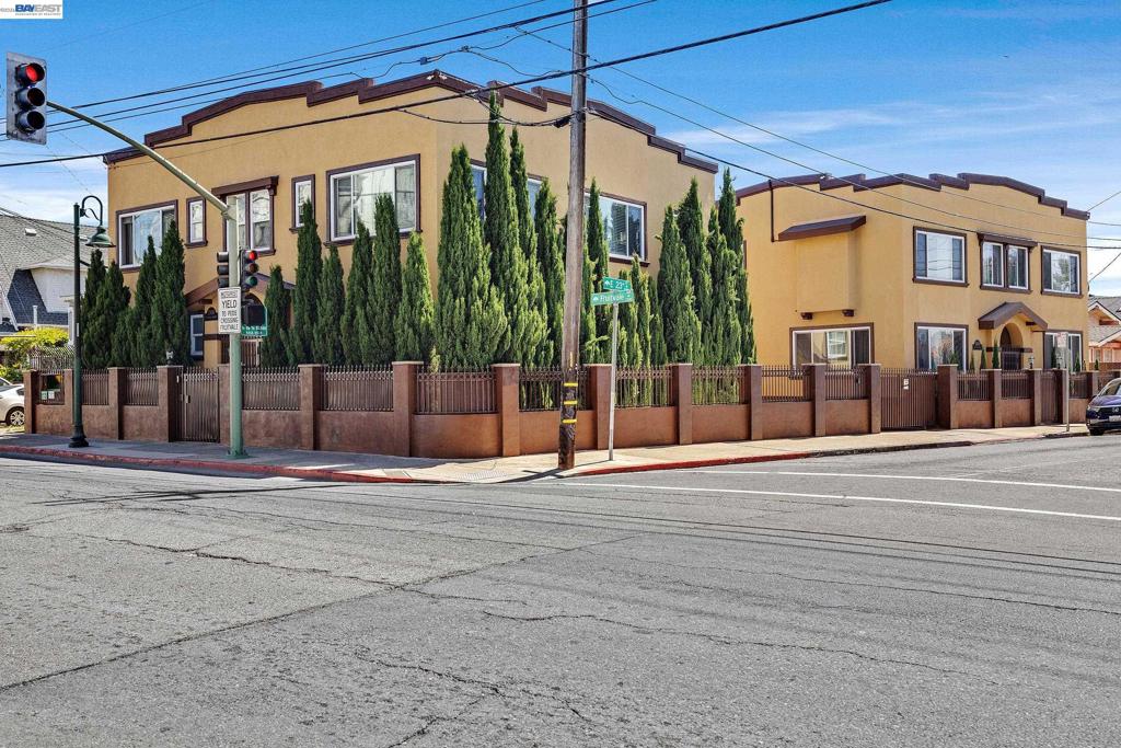 2300 Fruitvale Ave