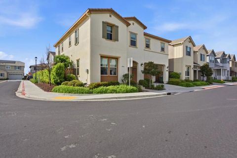 Photo of 39442 N Darner Drive, Newark, CA 94560 (MLS # ML82040561)