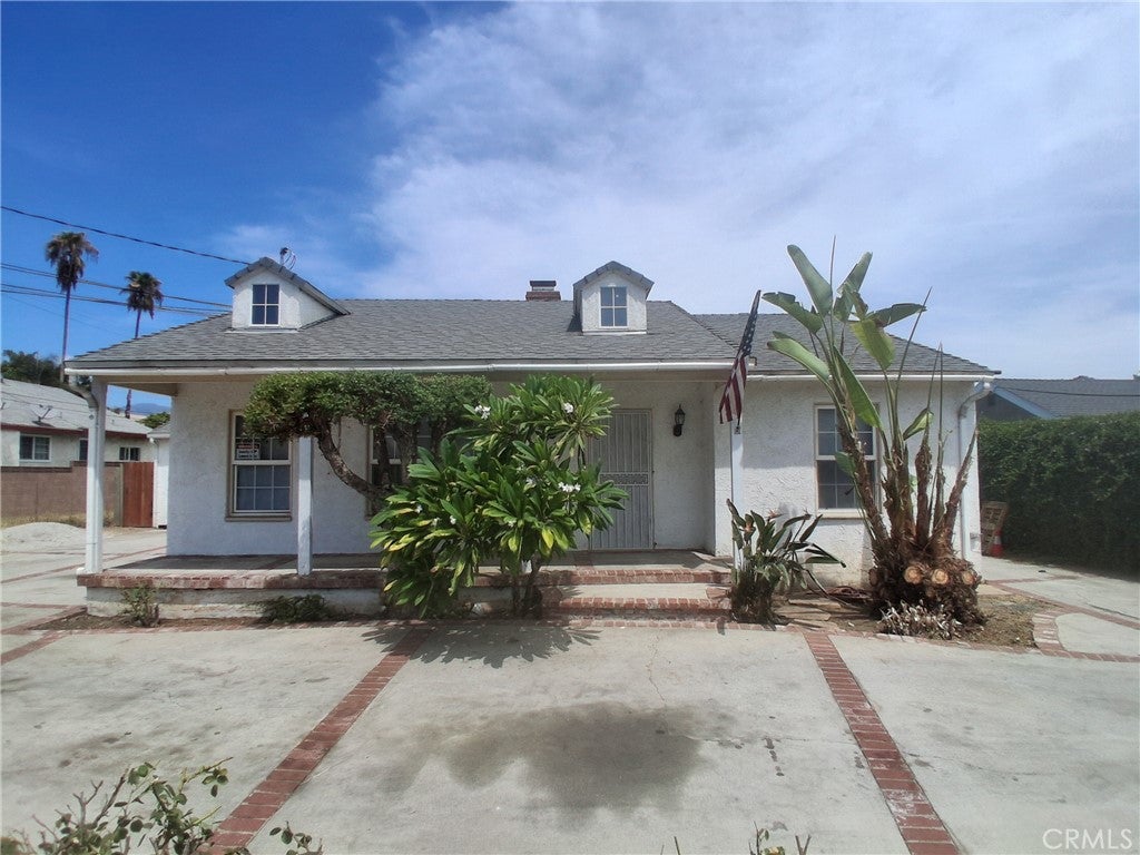 10918 Laurel Canyon Blvd