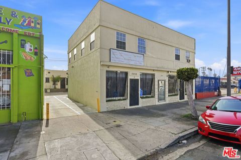 Photo of 2048 W Florence Avenue, Los Angeles, CA 90047 (MLS # 25629765)