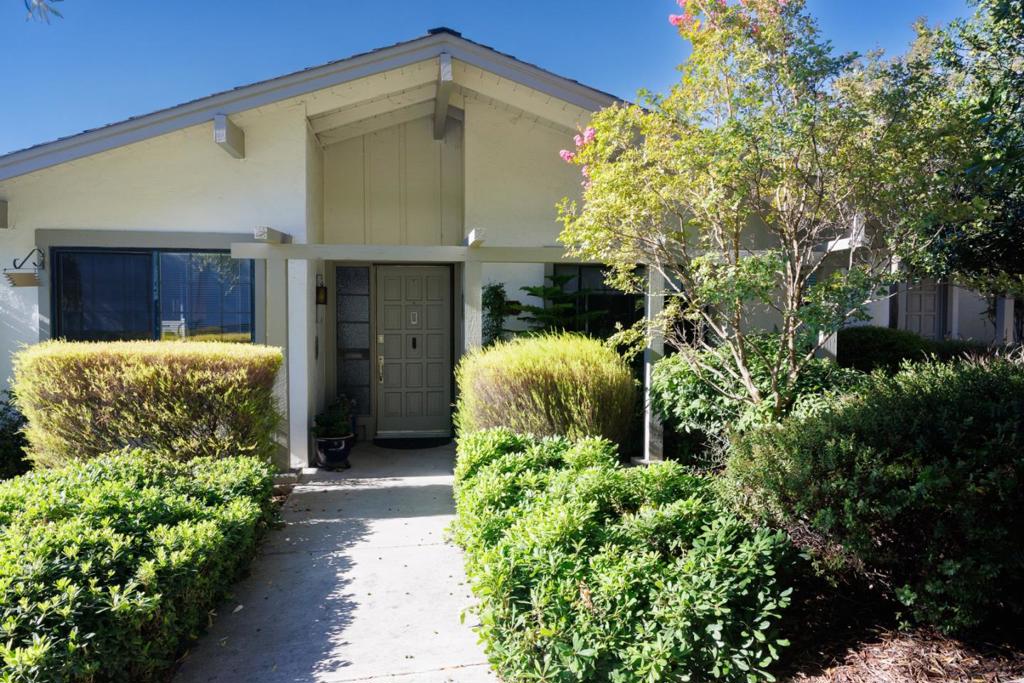 5568 Cribari Circle