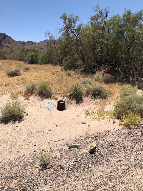 Photo of 44325 Temescal St, Newberry Springs, CA 92365 (MLS # HD26085569)
