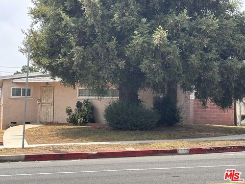 Photo of 10401 S Van Ness Avenue, Inglewood, CA 90303 (MLS # 25579249)