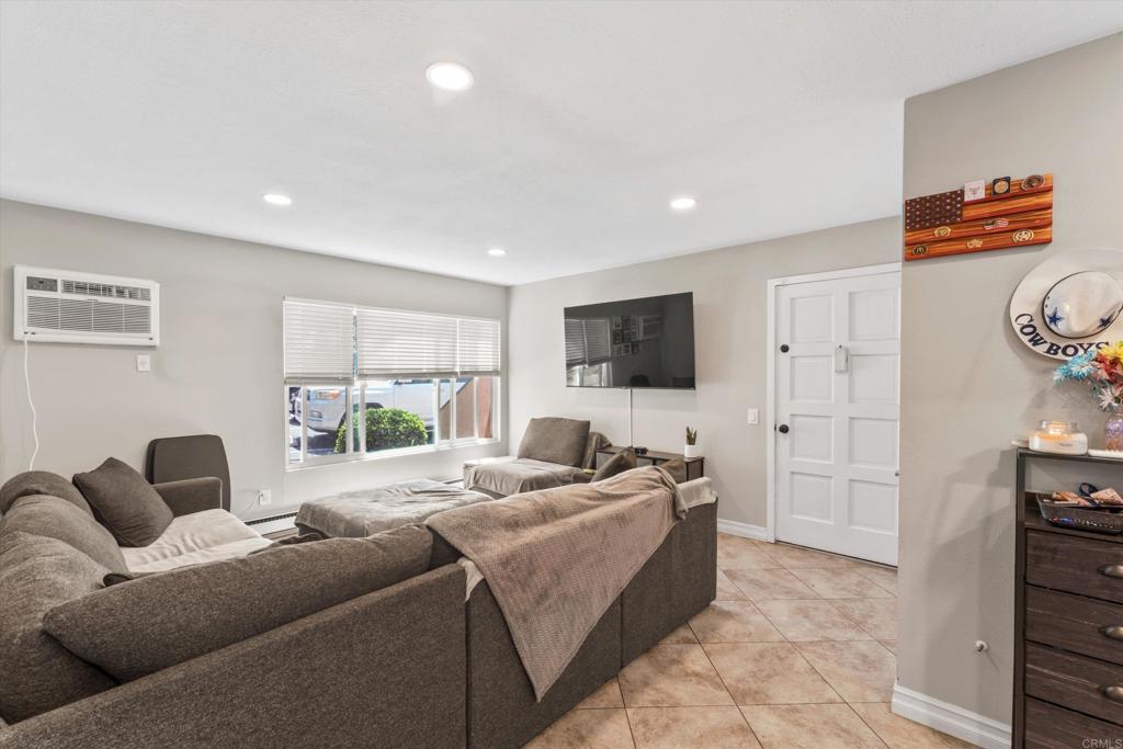 8721 Lake Murray Boulevard 1