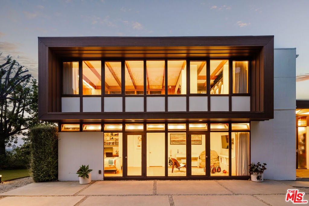 3499 Beverly Glen Boulevard