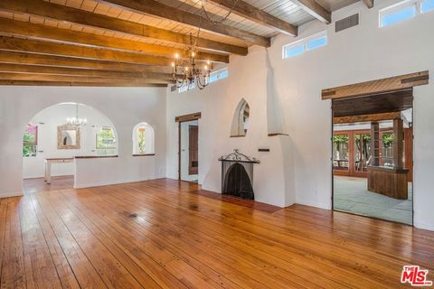 Photo of 12255 Addison Street, Valley Village, CA 91607 (MLS # 26681639)