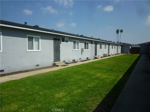 Photo of 16812 Yukon Avenue #C, Torrance, CA 90504 (MLS # SB26207862)