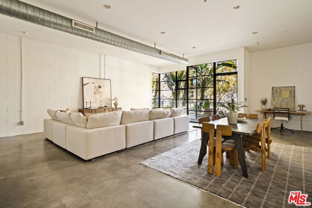 Photo of 1534 17th Street #102, Santa Monica, CA 90404 (MLS # 25625465)