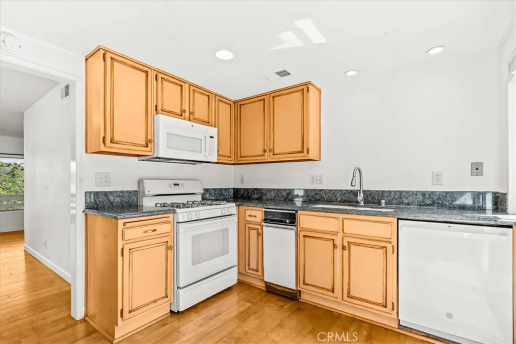 Mission Viejo, California 92691, United States, 3 Bedrooms Bedrooms, ,3 BathroomsBathrooms,Residential,Active,170475