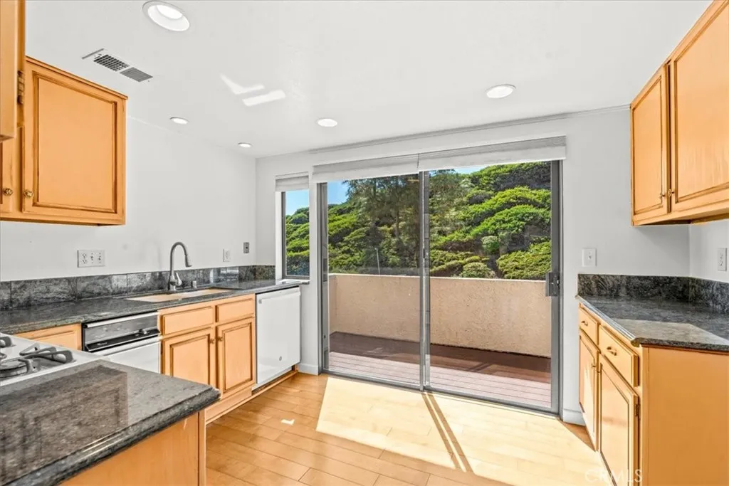 Mission Viejo, California 92691, United States, 3 Bedrooms Bedrooms, ,3 BathroomsBathrooms,Residential,Active,170475