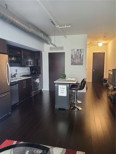 Photo of 1100 S Hope Street #613, Los Angeles, CA 90015 (MLS # DW26028622)