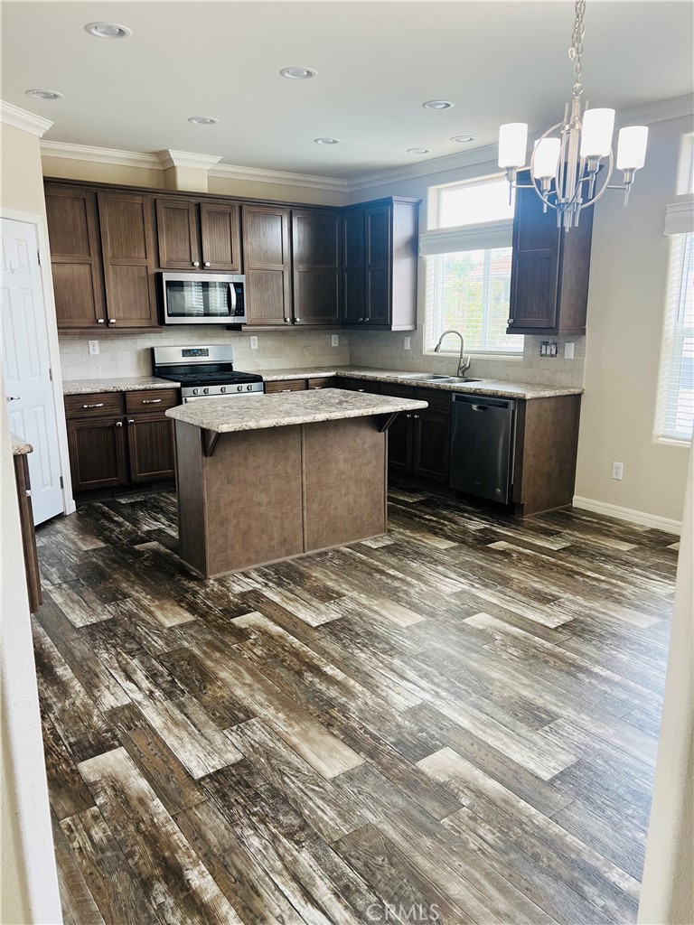 10961 Desert Lawn Drive 556