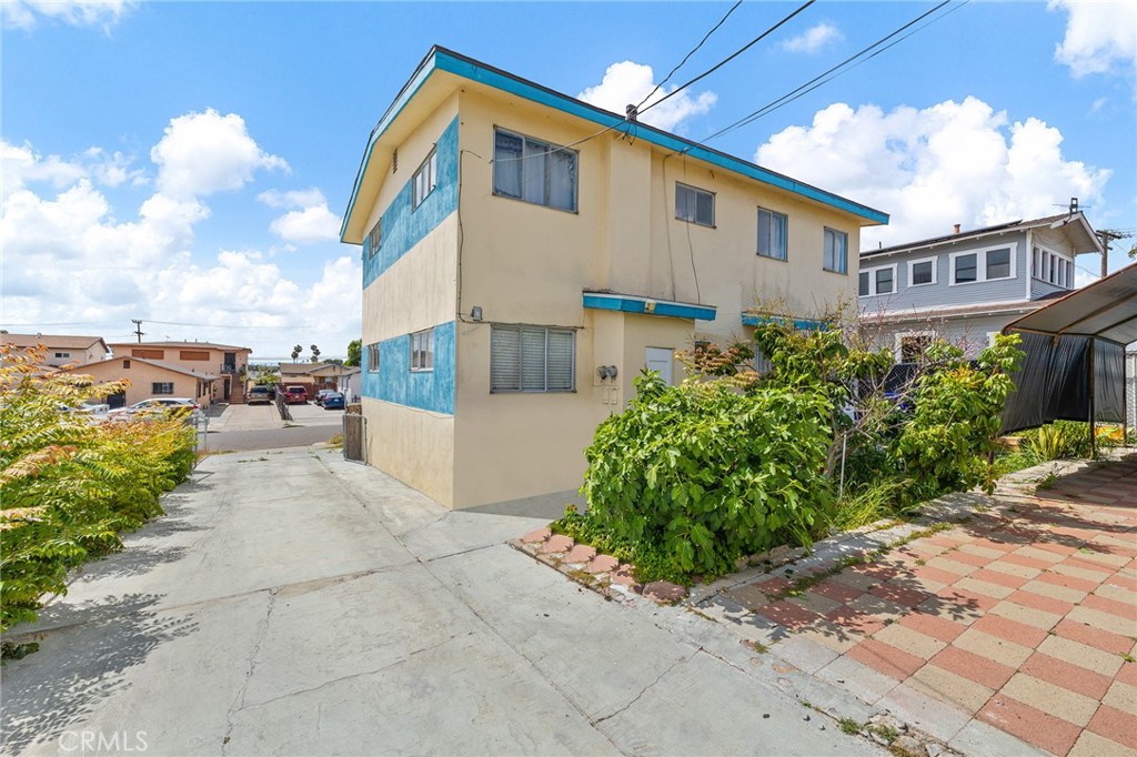 #79 Winona avenue